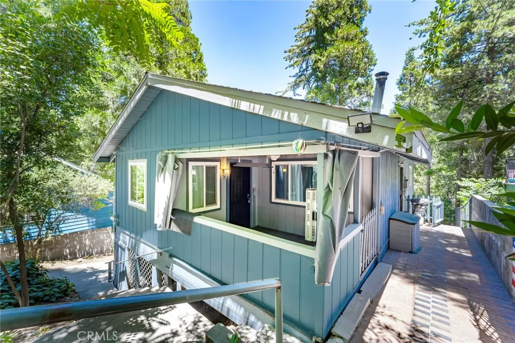 771 Woodland, Crestline, California 92325 — photo 5