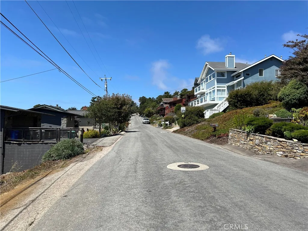 Looking North up Ardath Dr