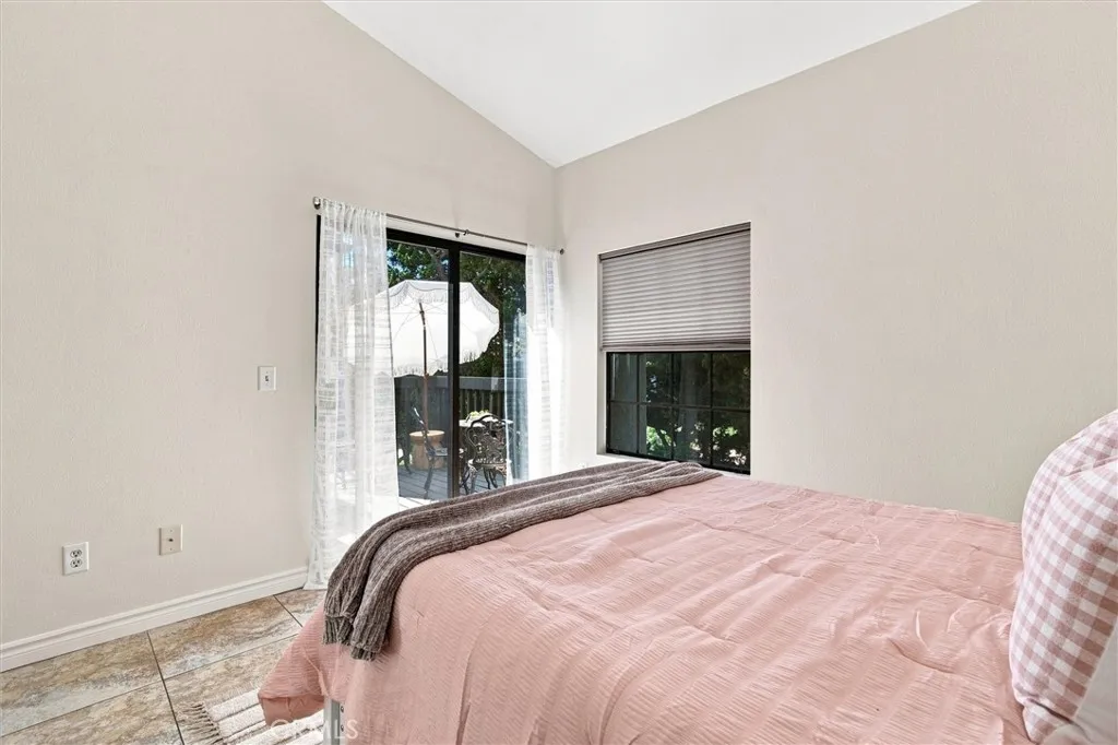 2538 W Macarthur Boulevard #j, Santa Ana, California 92704 — photo 4