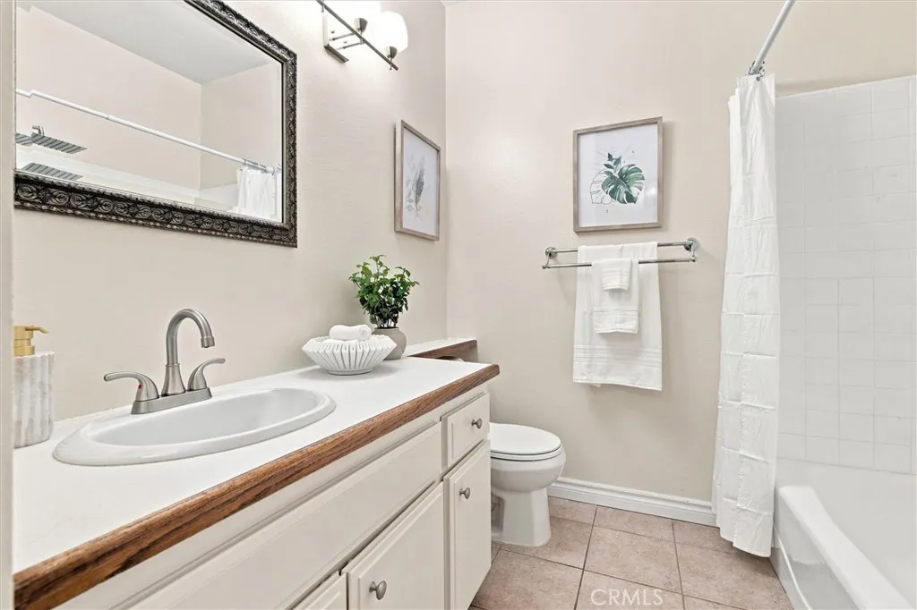 2538 W Macarthur Boulevard #j, Santa Ana, California 92704 — photo 5
