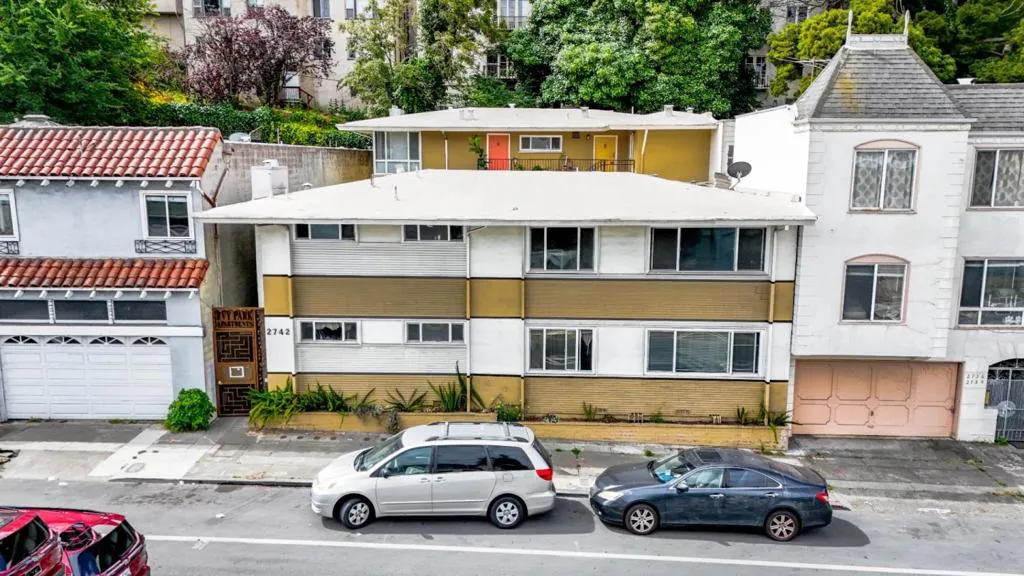 2742 Park