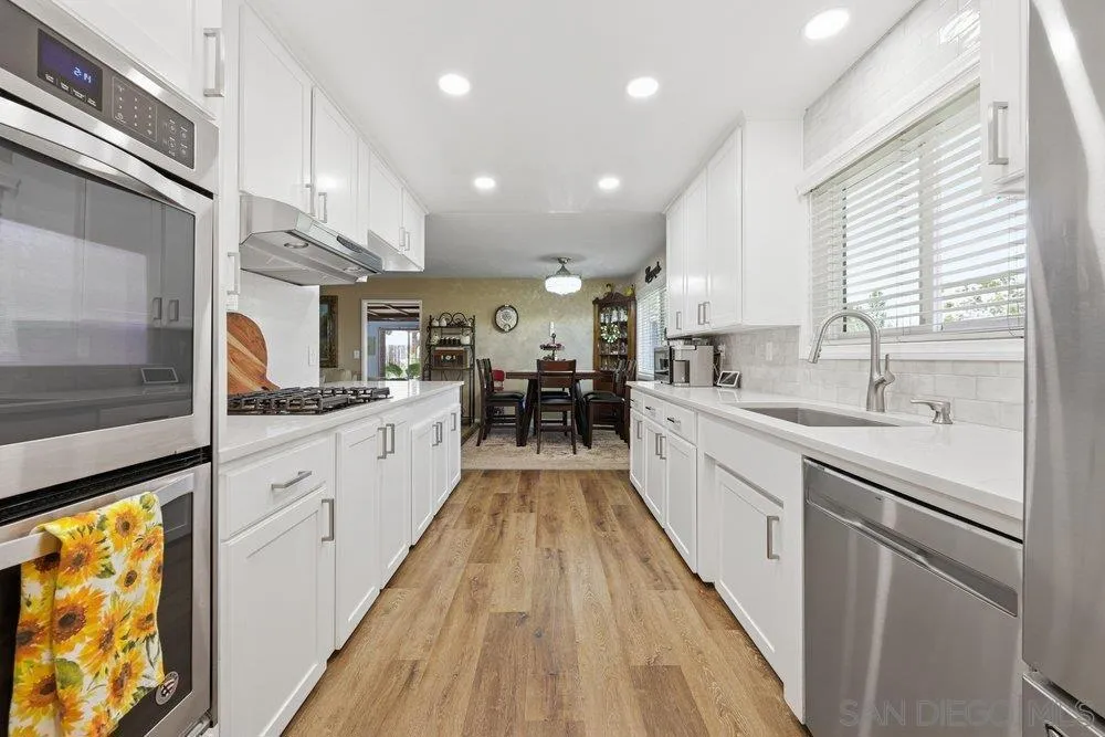 625 Corona Ct, Vista, California 92081 — photo 5