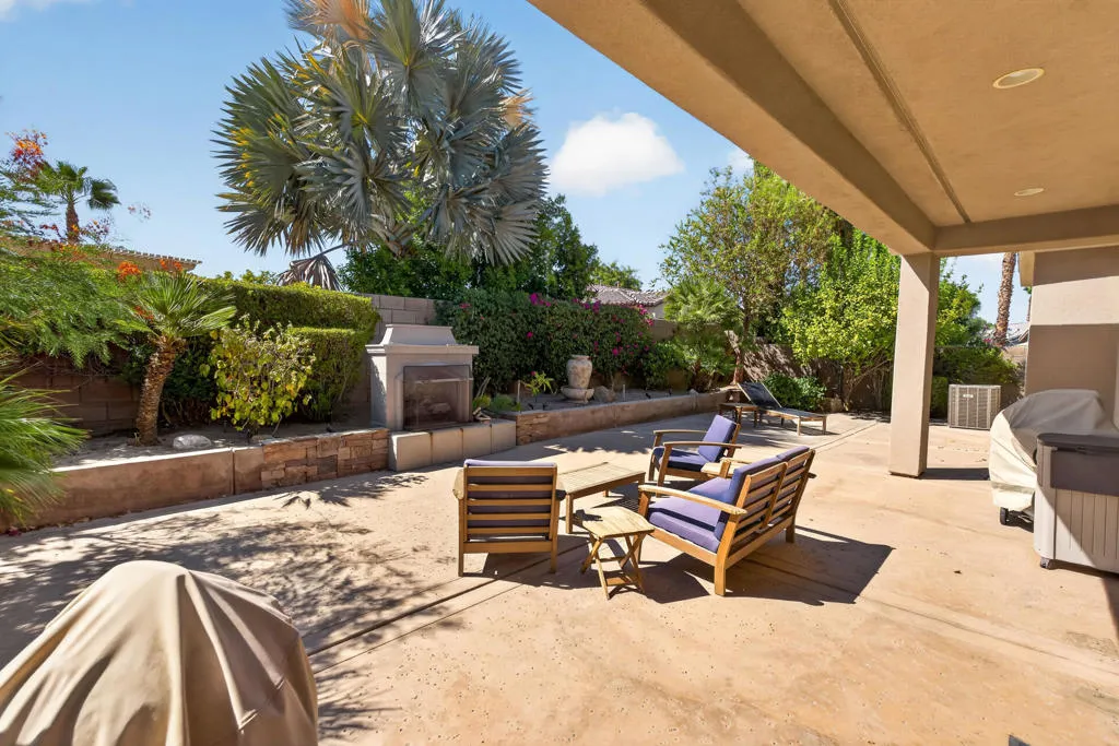 Backyard West-Facing Patio