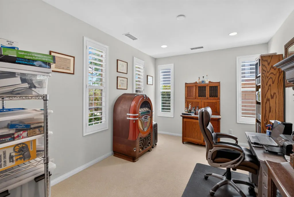 Den/Flexible Room