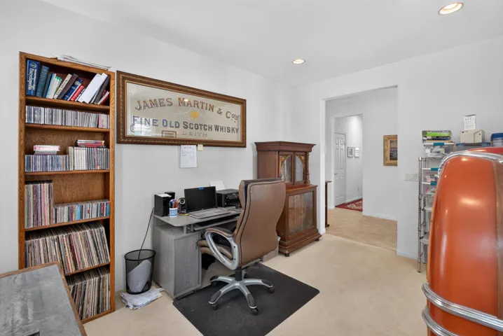 Den/Flexible Room