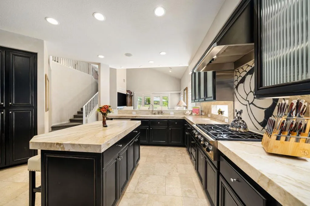 27-web-or-mls-CCGolden_OPMG_0726_027