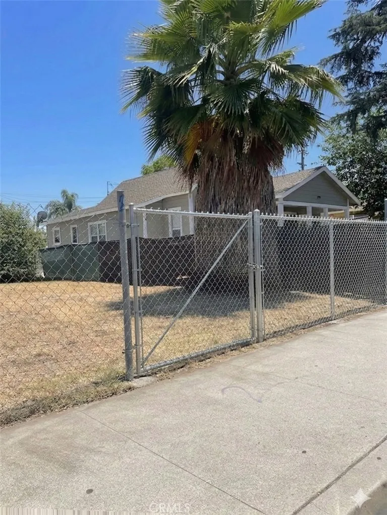 348 N Palomares, Pomona, California 91767 — photo 4