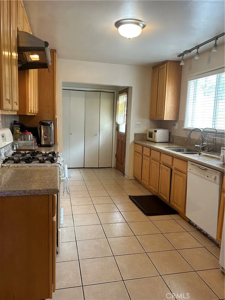 5470 Encinita Avenue, Temple City, California 91780 — photo 5