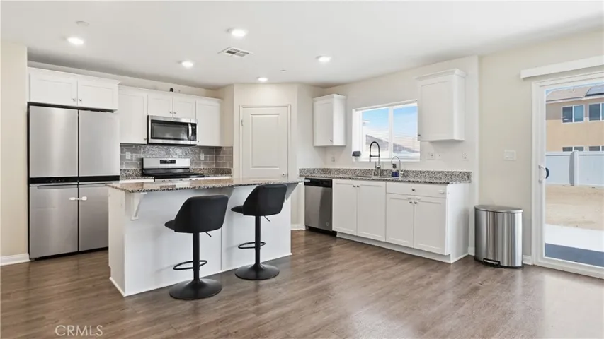 579 Pinyon, San Jacinto, California 92583 — photo 5