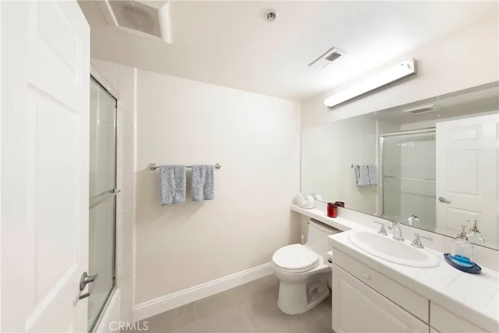 Hallway Full Bath