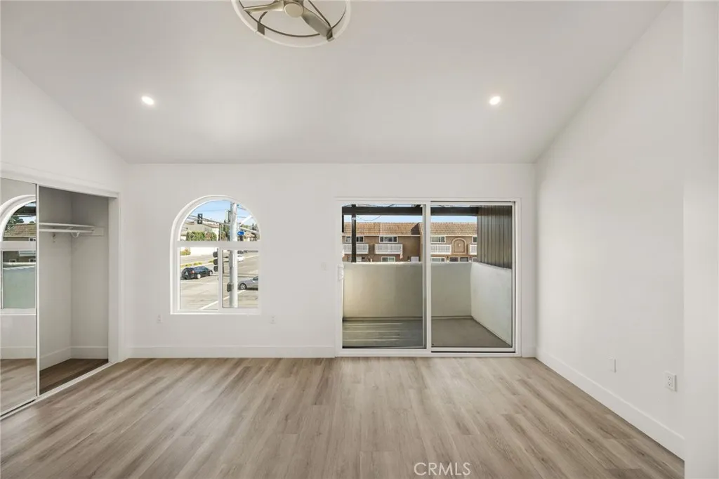 Unit B 1200 sqft