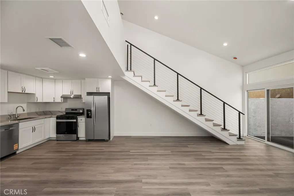 Unit B 1200 sqft