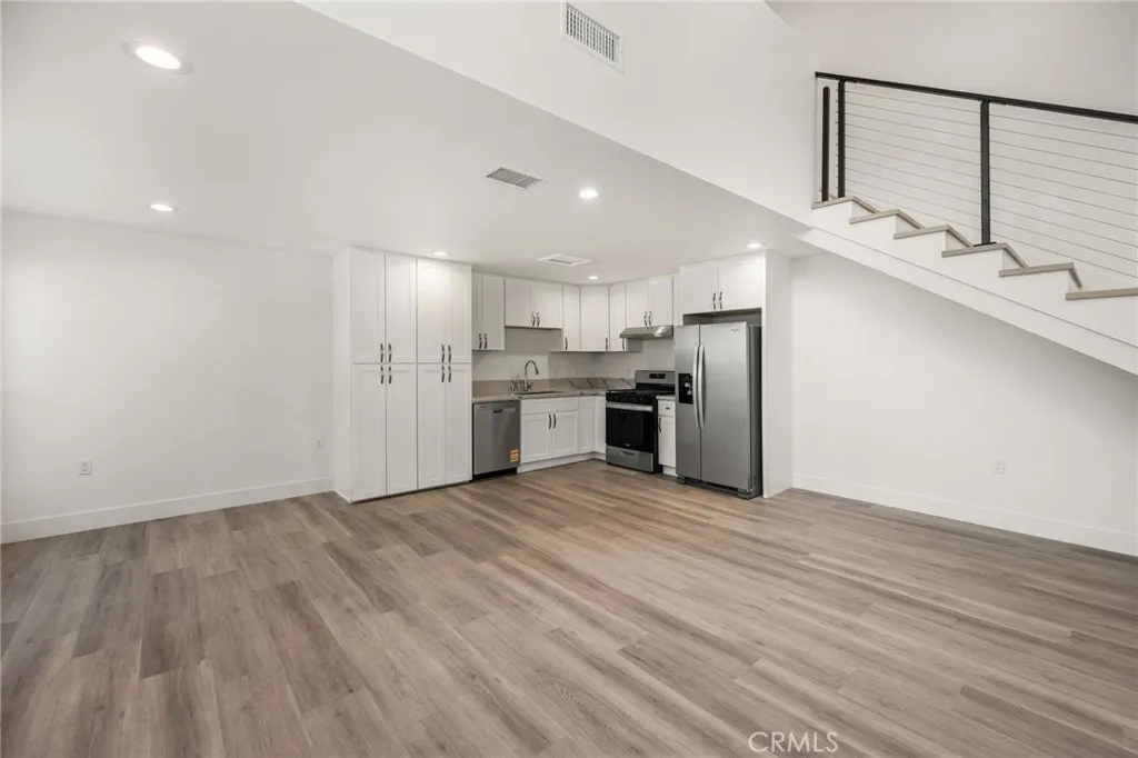 Unit B 1200 sqft