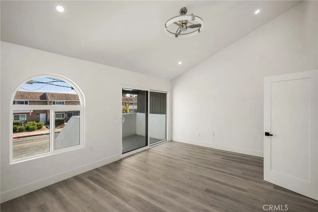 Unit B 1200 sqft