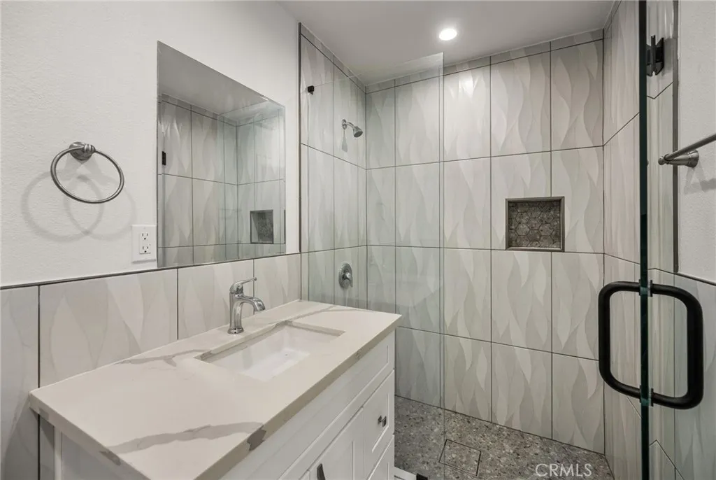 Unit A 1400 sqft