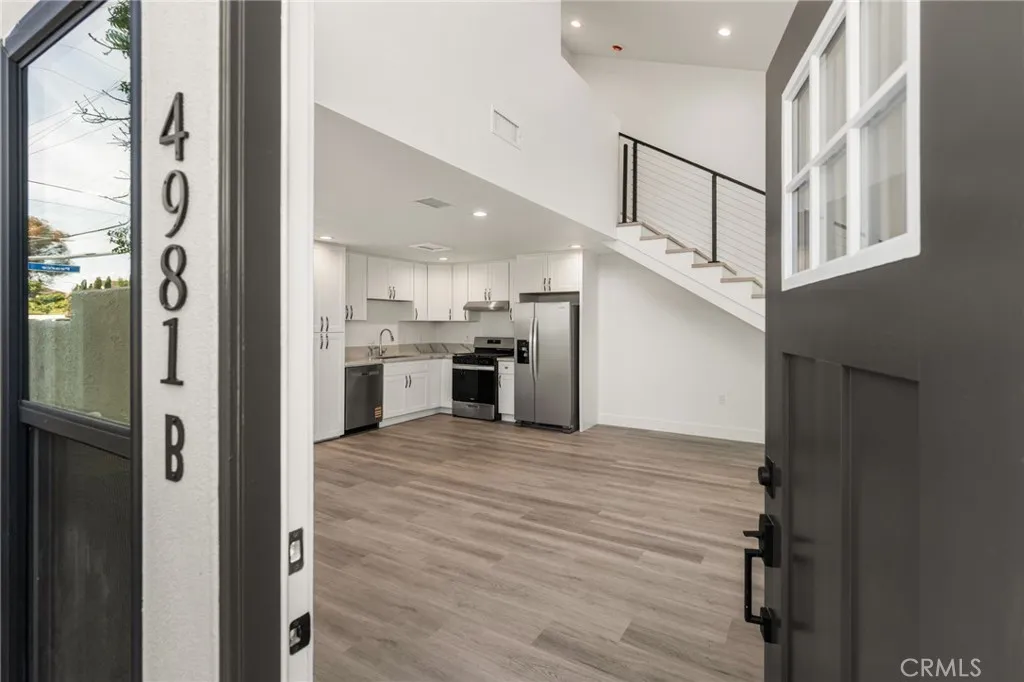 Unit B 1200 sqft