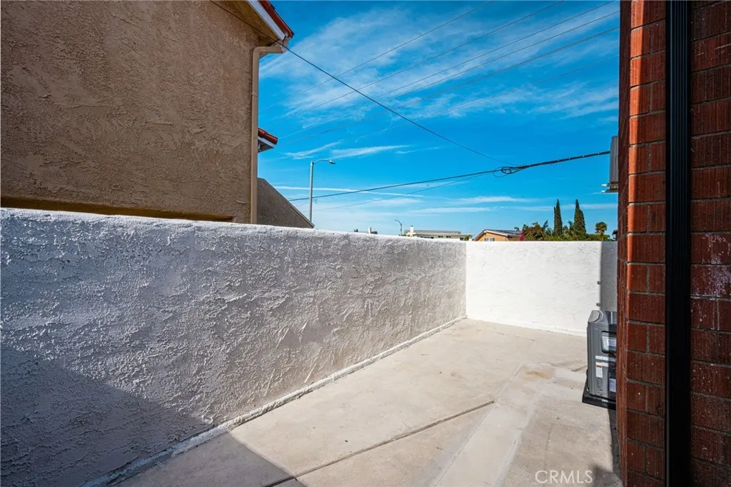 Unit B 1200 sqft