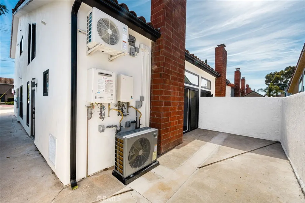 Unit B 1200 sqft