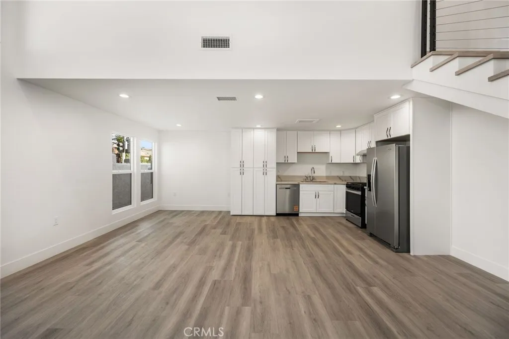 Unit B 1200 sqft