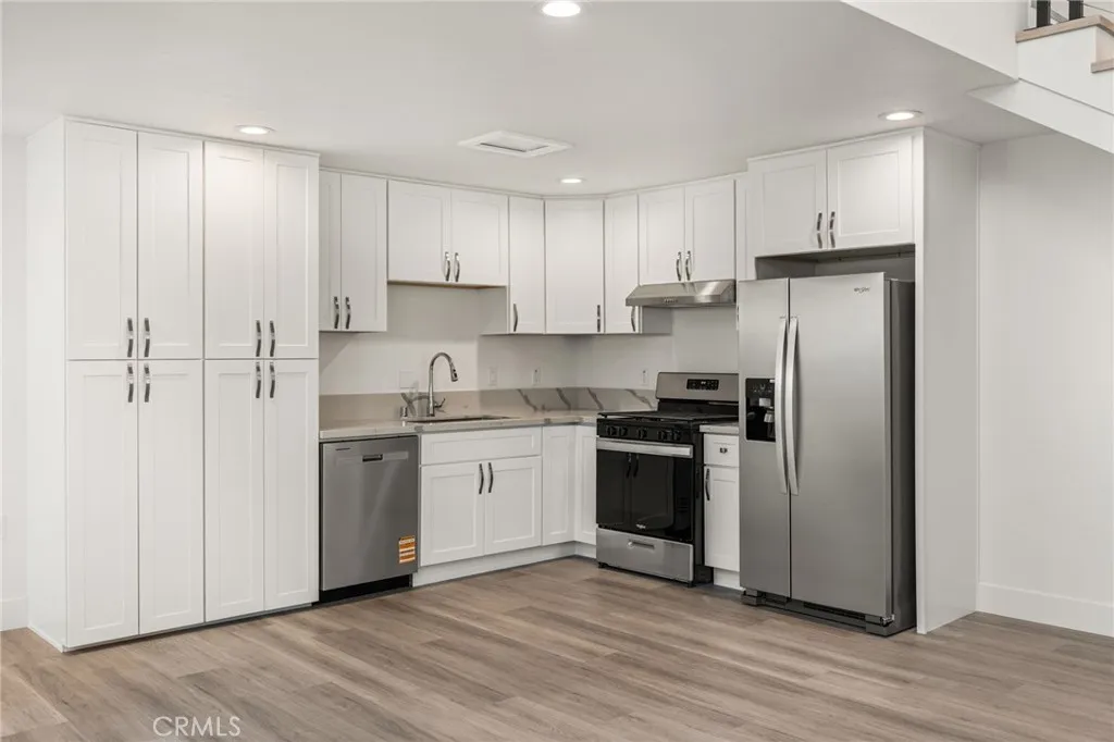 Unit B 1200 sqft