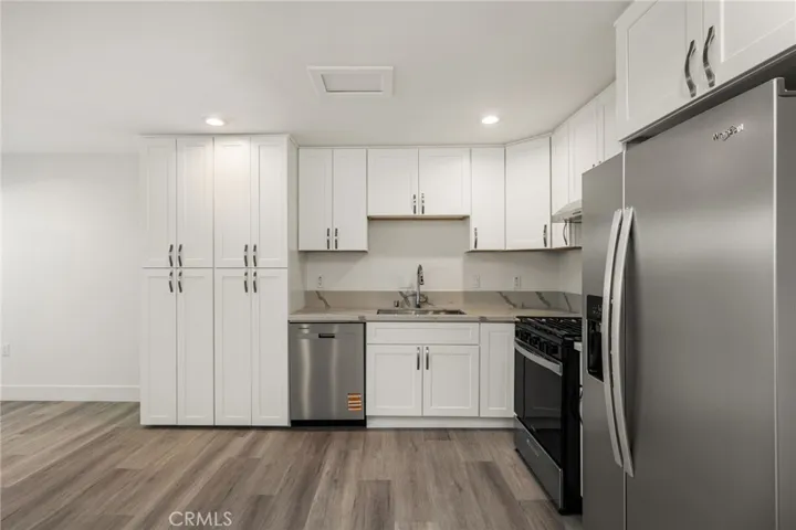 Unit B 1200 sqft