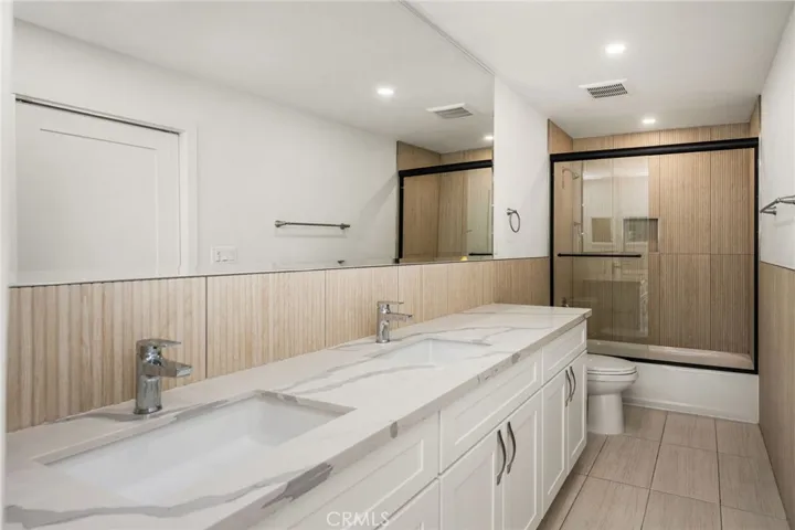 Unit B 1200 sqft
