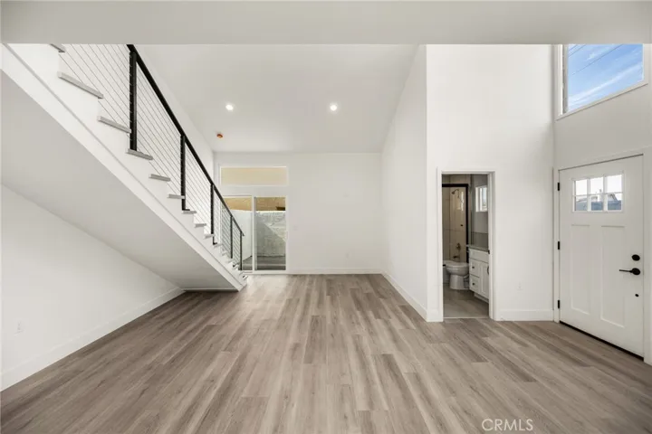 Unit B 1200 sqft