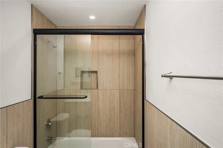 Unit B 1200 sqft