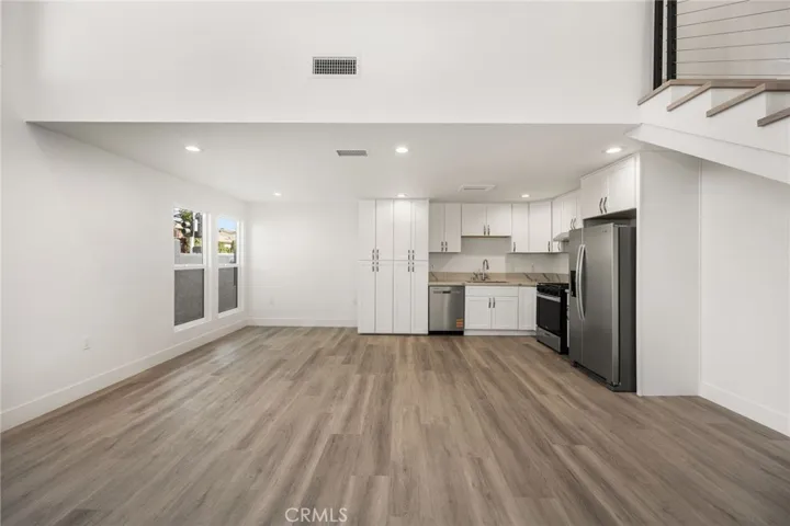 Unit B 1200 sqft