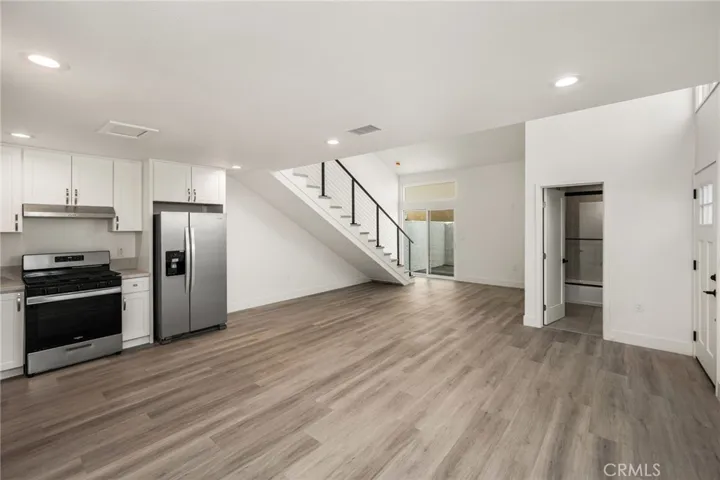 Unit B 1200 sqft