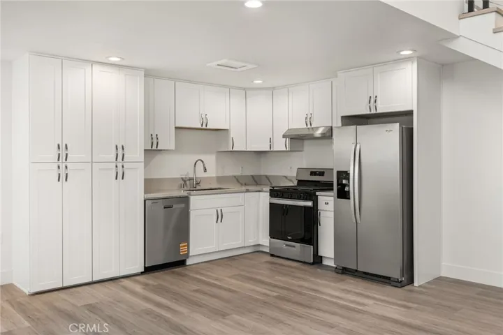 Unit B 1200 sqft