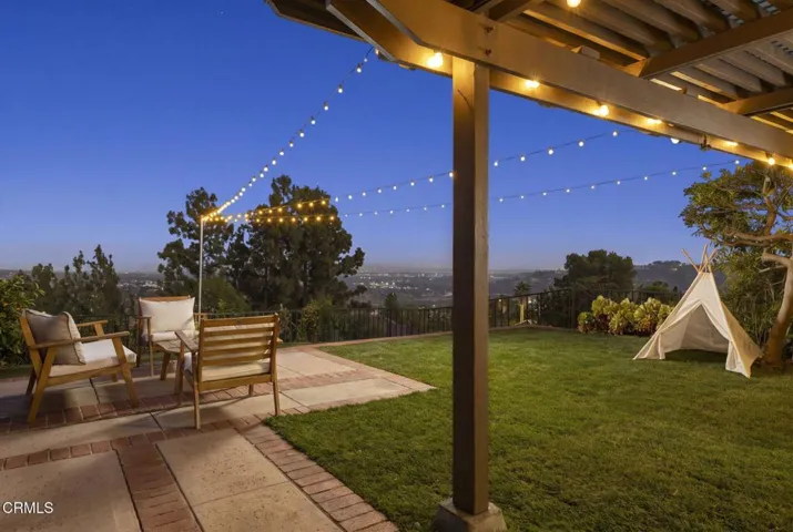 96-web-or-mls-381A2665-Twilight Flash --