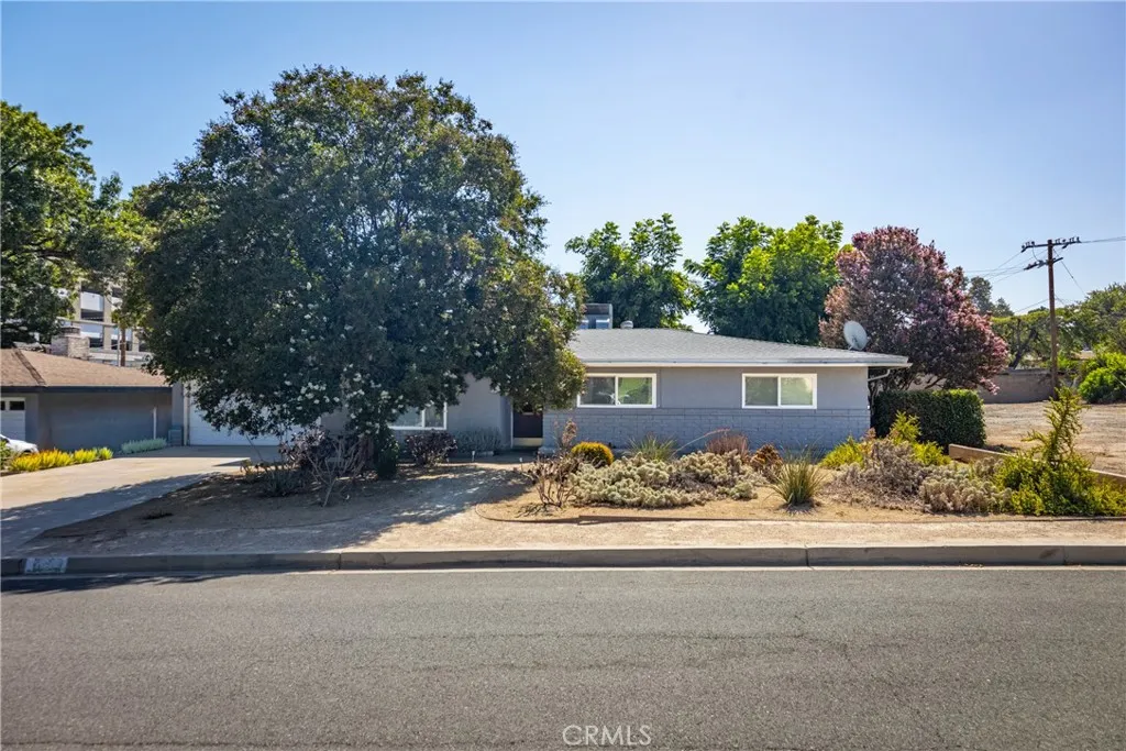 11375 Iris Ave