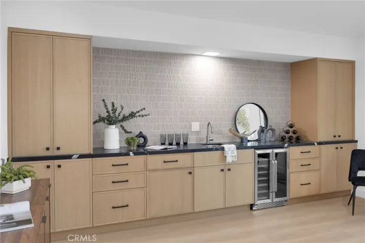 Wet bar in Bonus Room / Theater & Media Room
