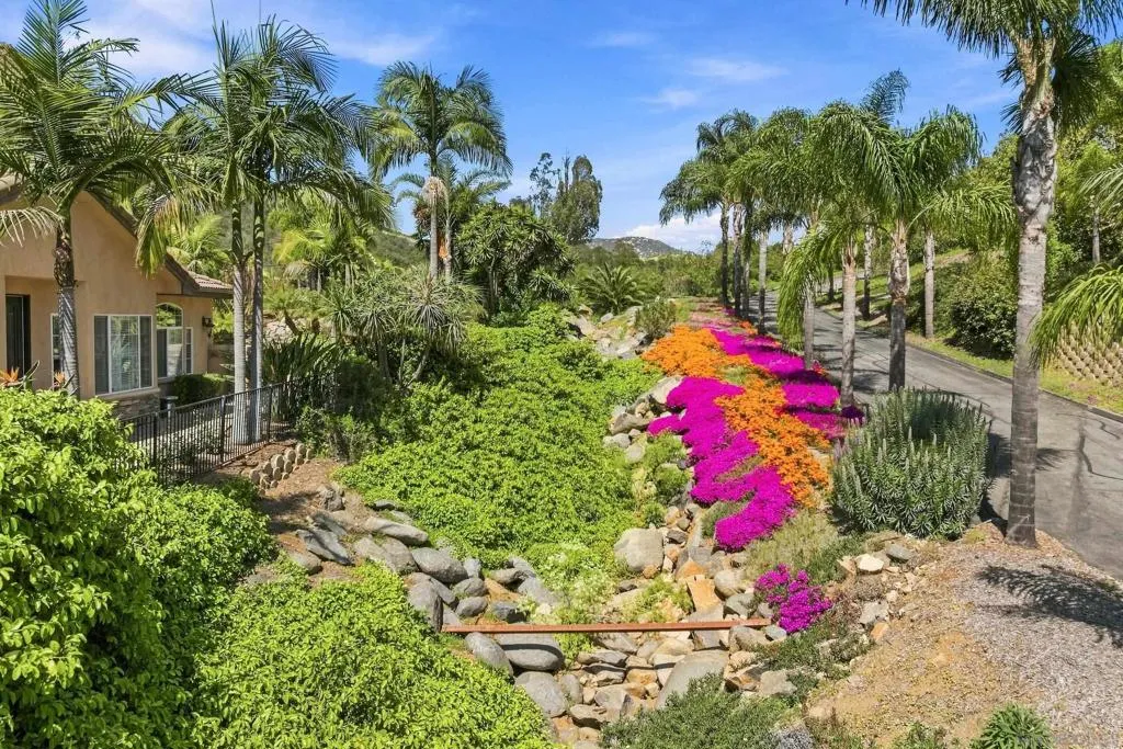 , Vista, California 92084 — photo 4