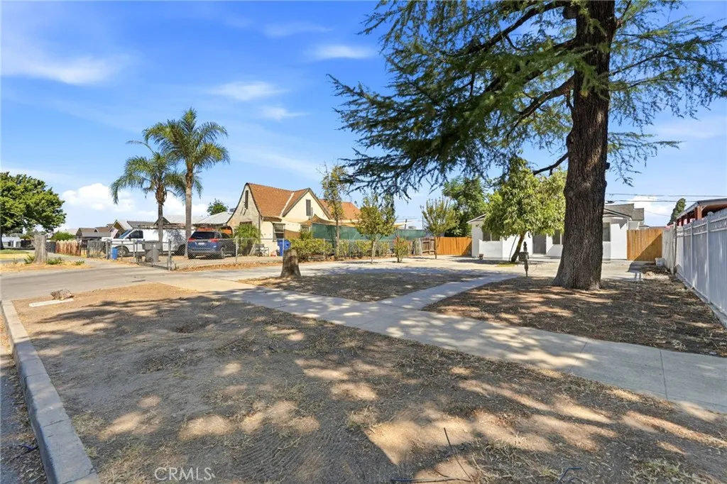 2225 E Lamona, Fresno, California 93703 — photo 4