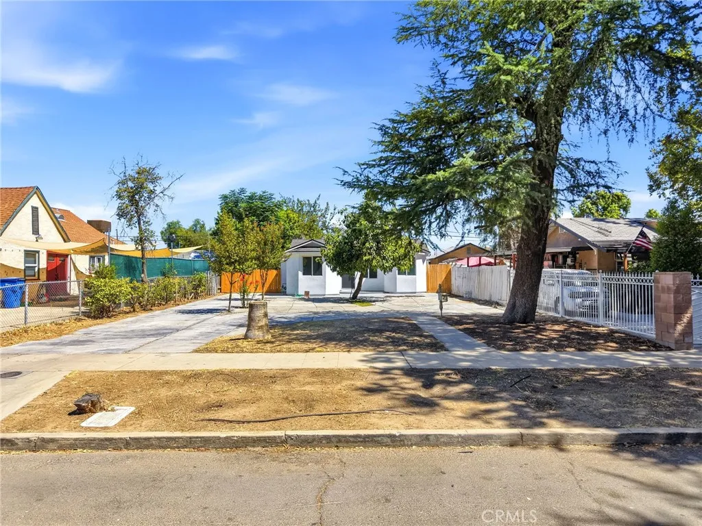 2225 E Lamona, Fresno, California 93703 — photo 5