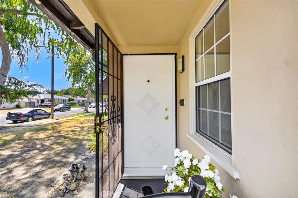 837 N 10th Avenue, Upland, California 91786 — photo 4