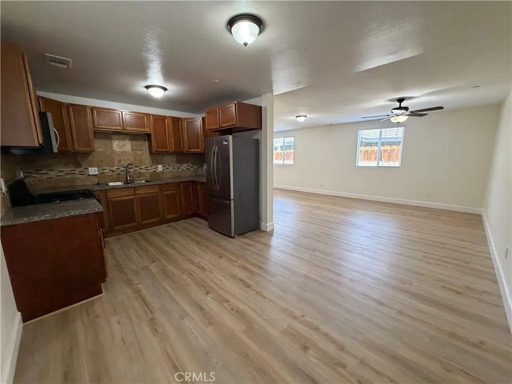 Kitchen, Dining & Living Area Kitchen, Dining & Living Area
