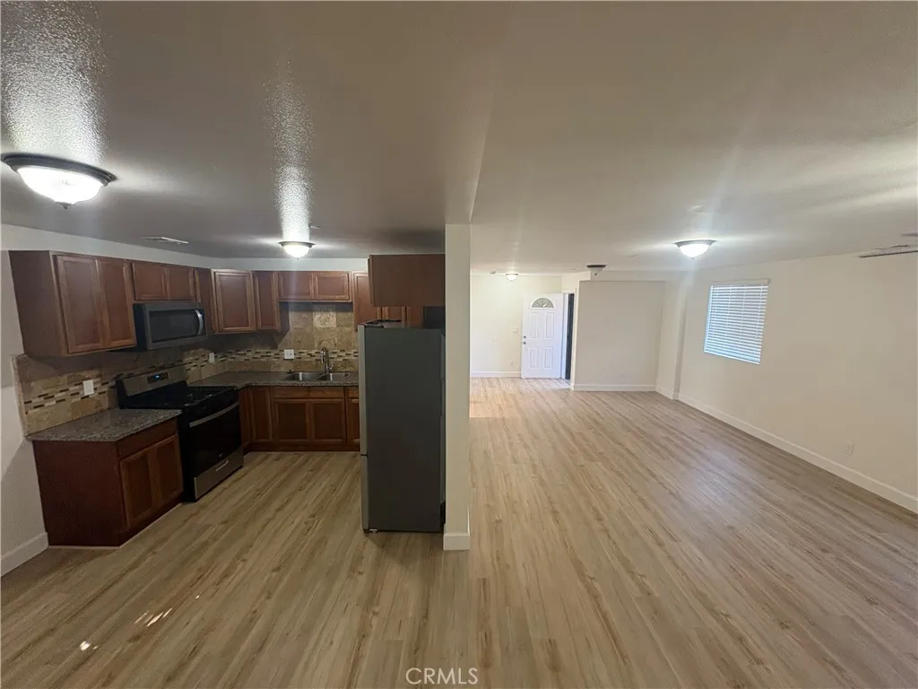 146 W 93rd, Los Angeles, California 90003 — photo 5