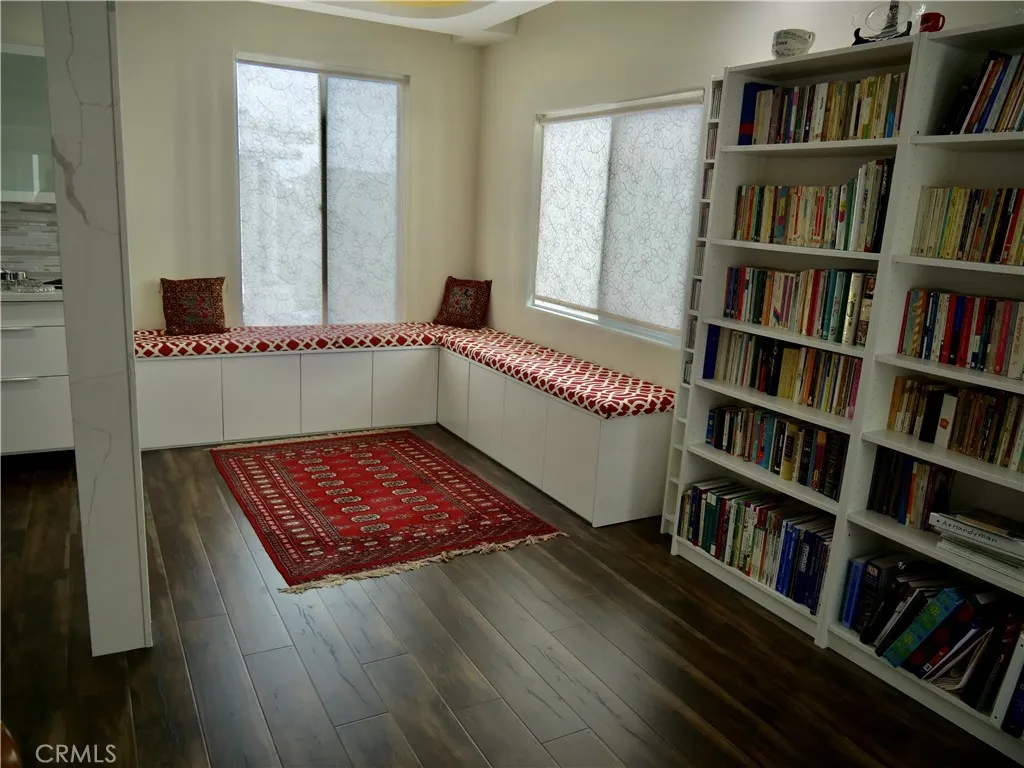 Dining/Lounge