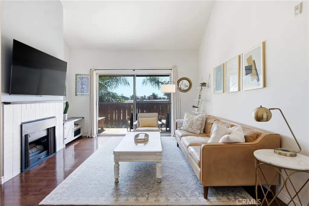384 Redondo 401, Long Beach, California 90814 — photo 4