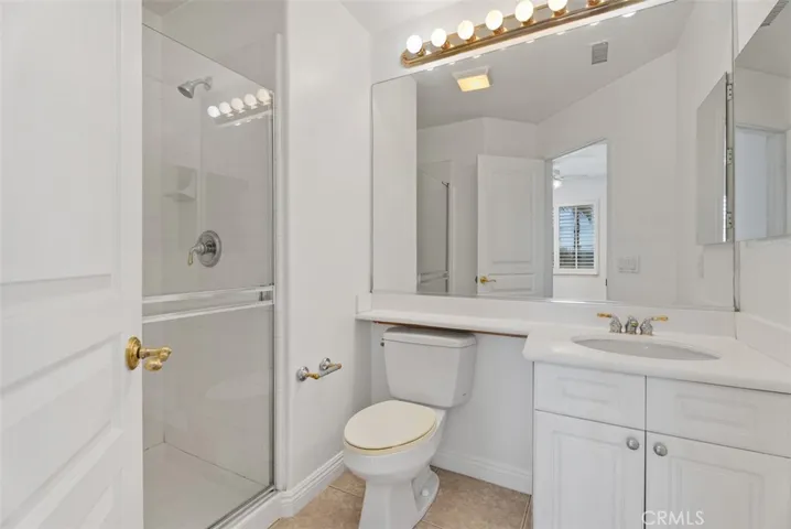 ensuite bathroom for secondary bedroom