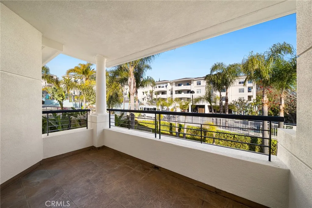 25442 Sea Bluffs 302