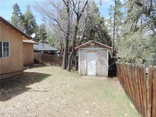 745 Sunset, Sugarloaf, California 92386 — photo 5
