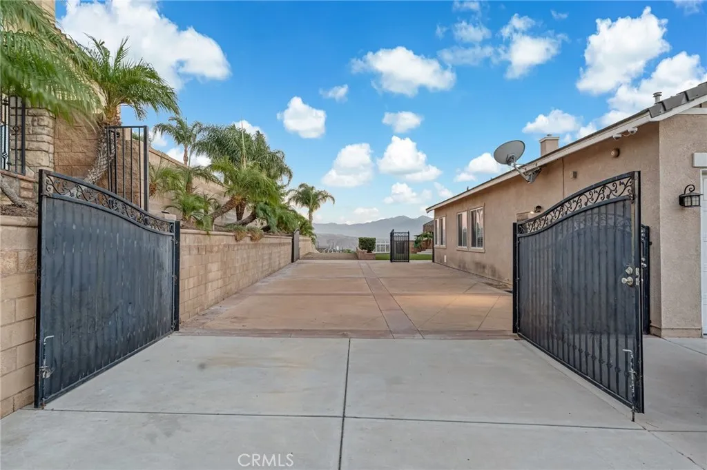 1426 Valley Drive, Norco, California 92860 — photo 5