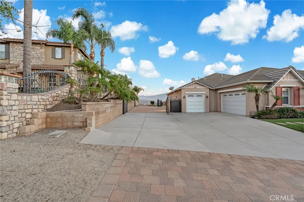 1426 Valley Drive, Norco, California 92860 — photo 4