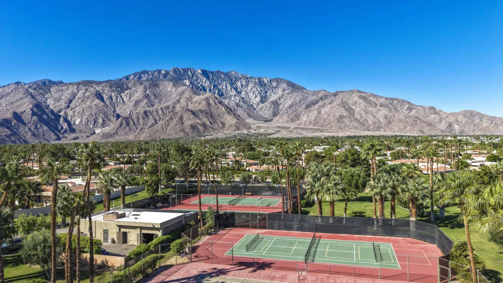 SUNRISE PALMS AMENITIES 13