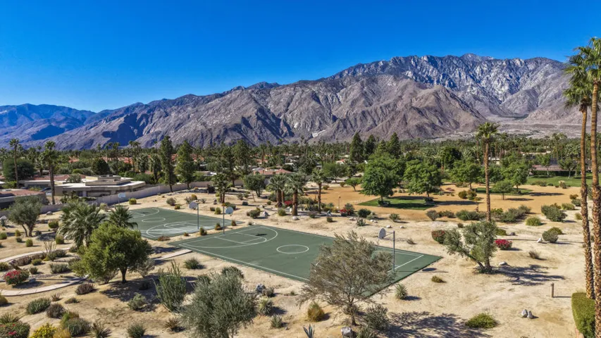 SUNRISE PALMS AMENITIES 9