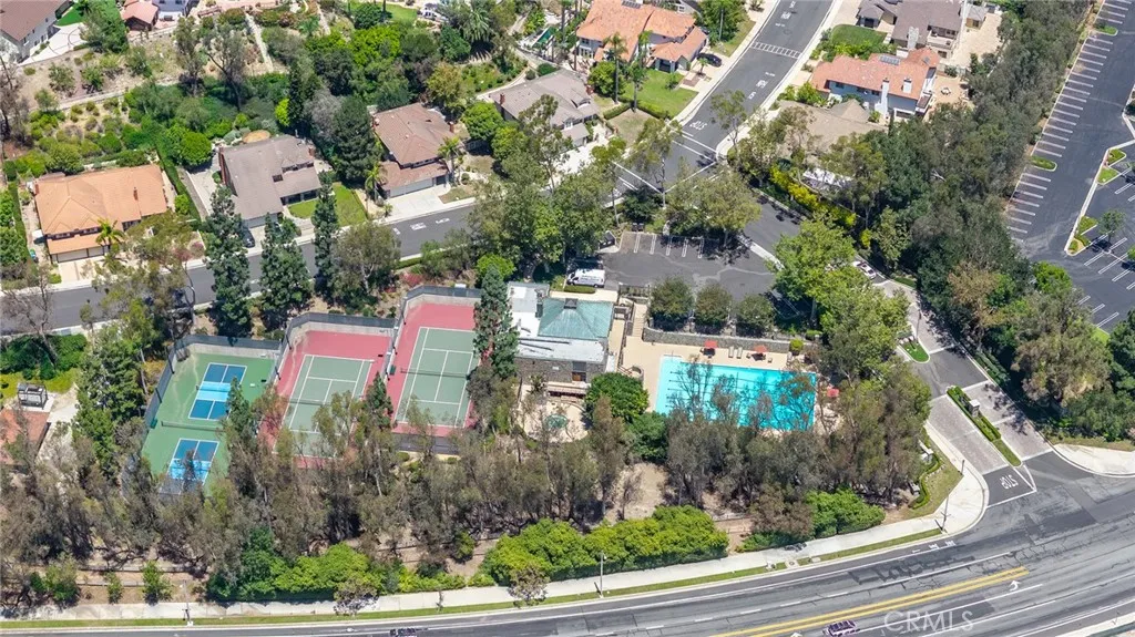 HOA CLUB house, pool and tennis court